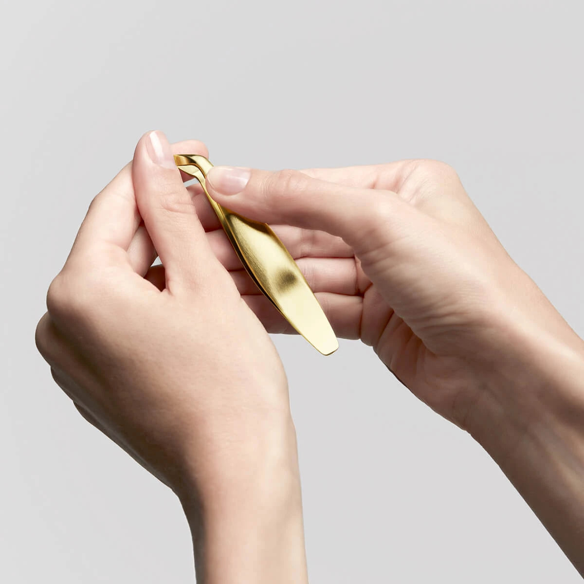 Hautschutzpinzette, gebogen, Gold