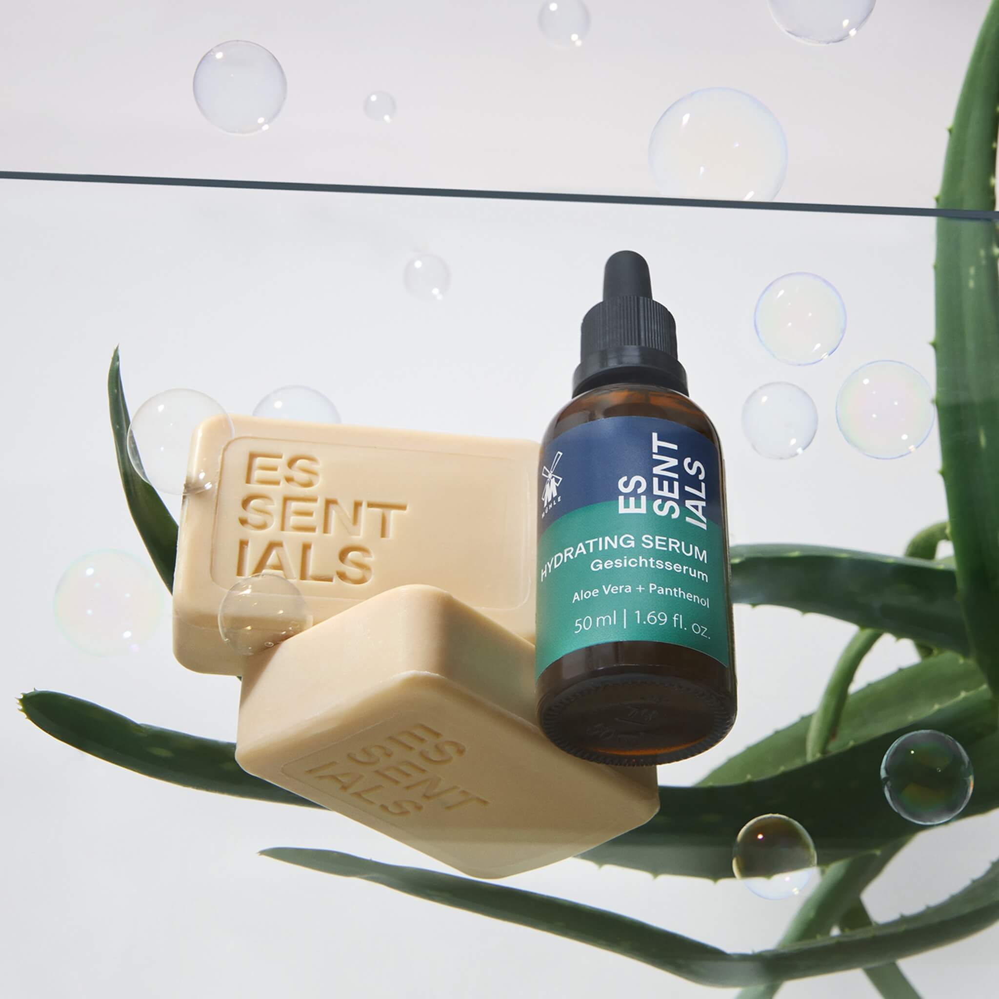 Feuchtigkeitsspendendes Serum, Aloe Vera & Panthenol, Essentials, 50 ml.