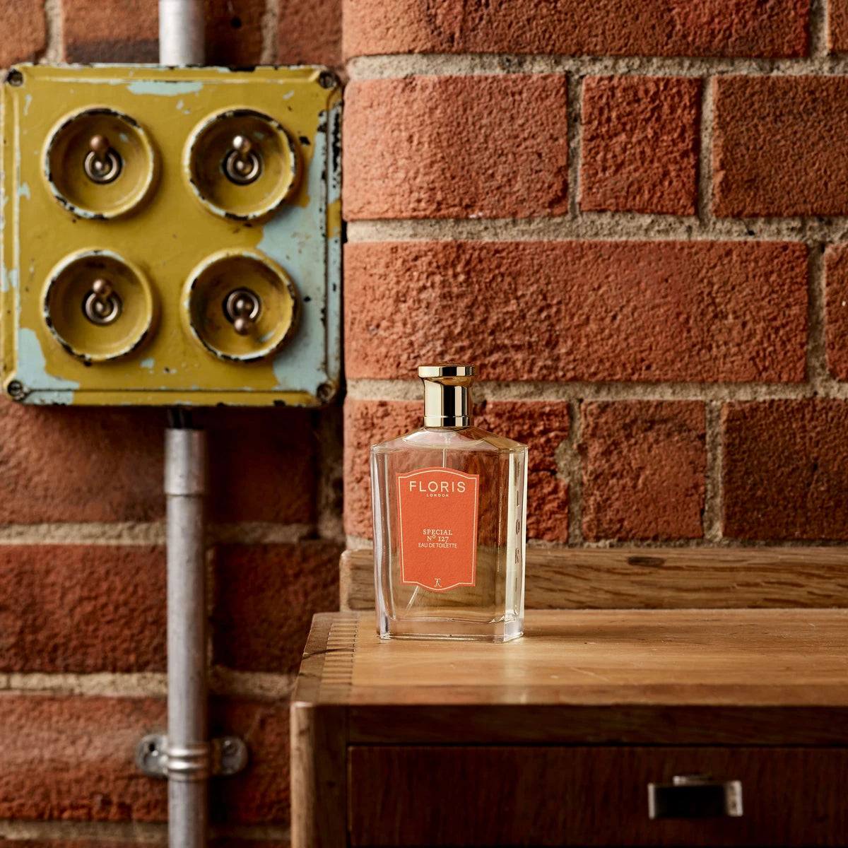 Special no. 127, Eau de Toilette, 100 ml.