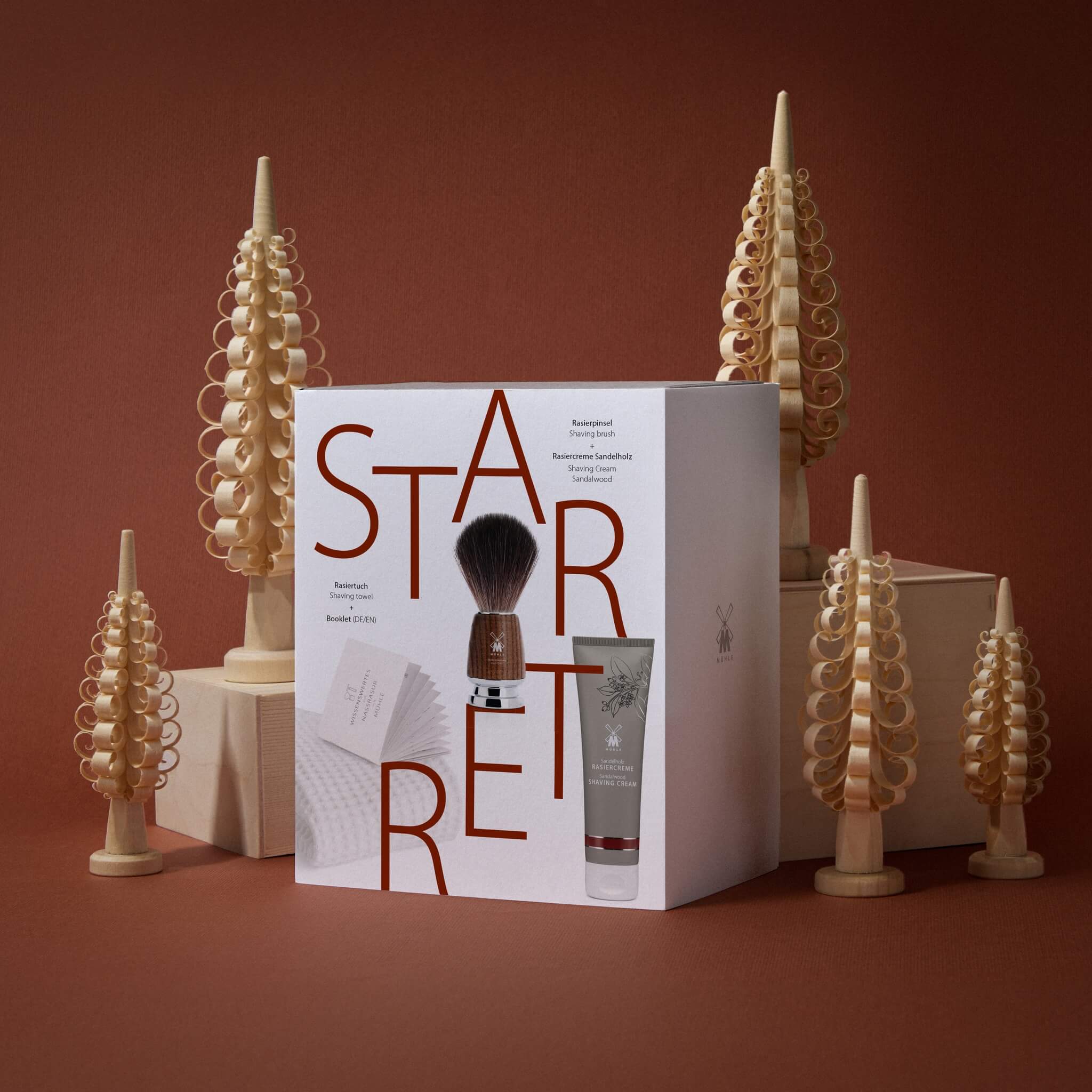 Geschenksets mit Rasierpinsel, Rasiercreme und Rasierhandtuch, Starter
