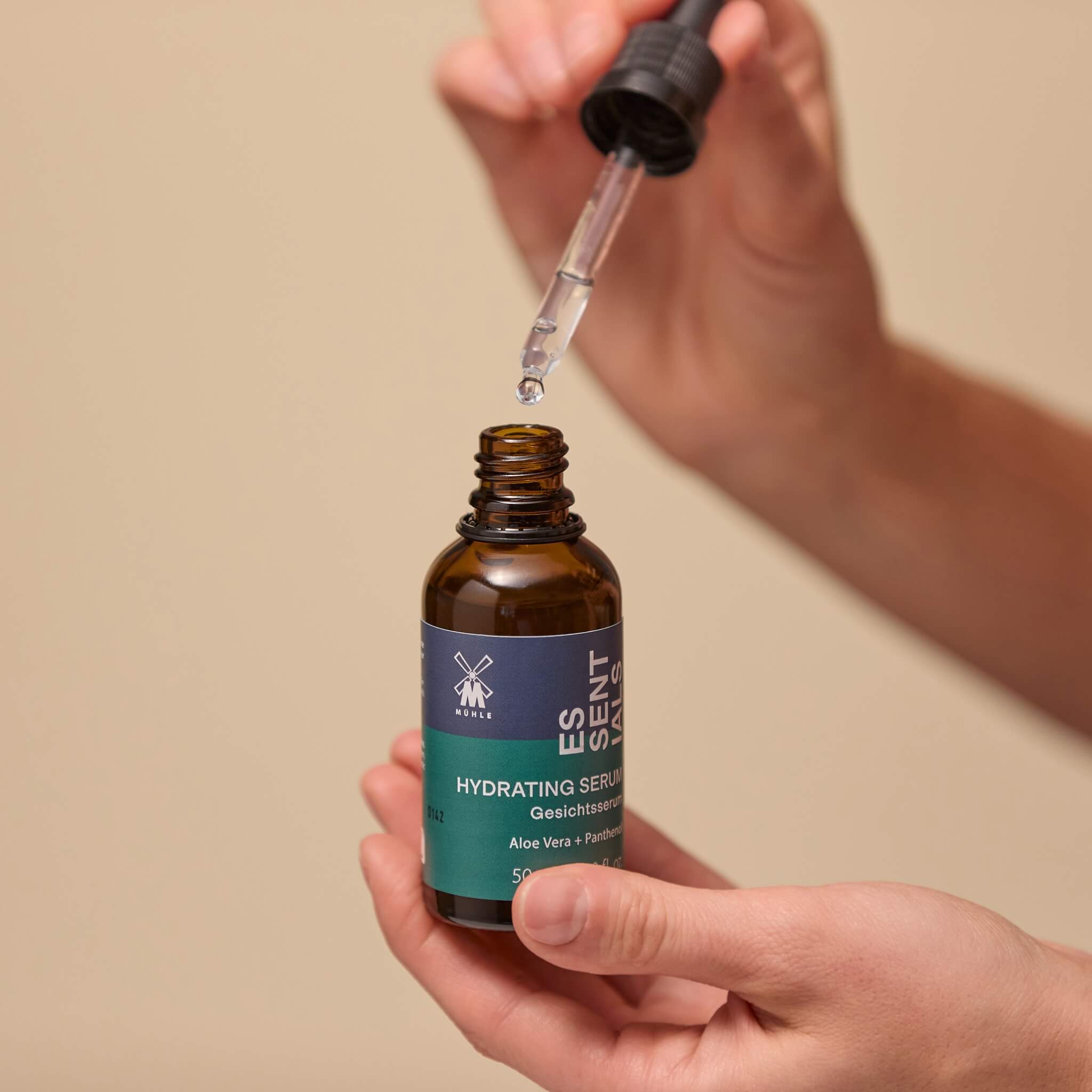 Feuchtigkeitsspendendes Serum, Aloe Vera & Panthenol, Essentials, 50 ml.