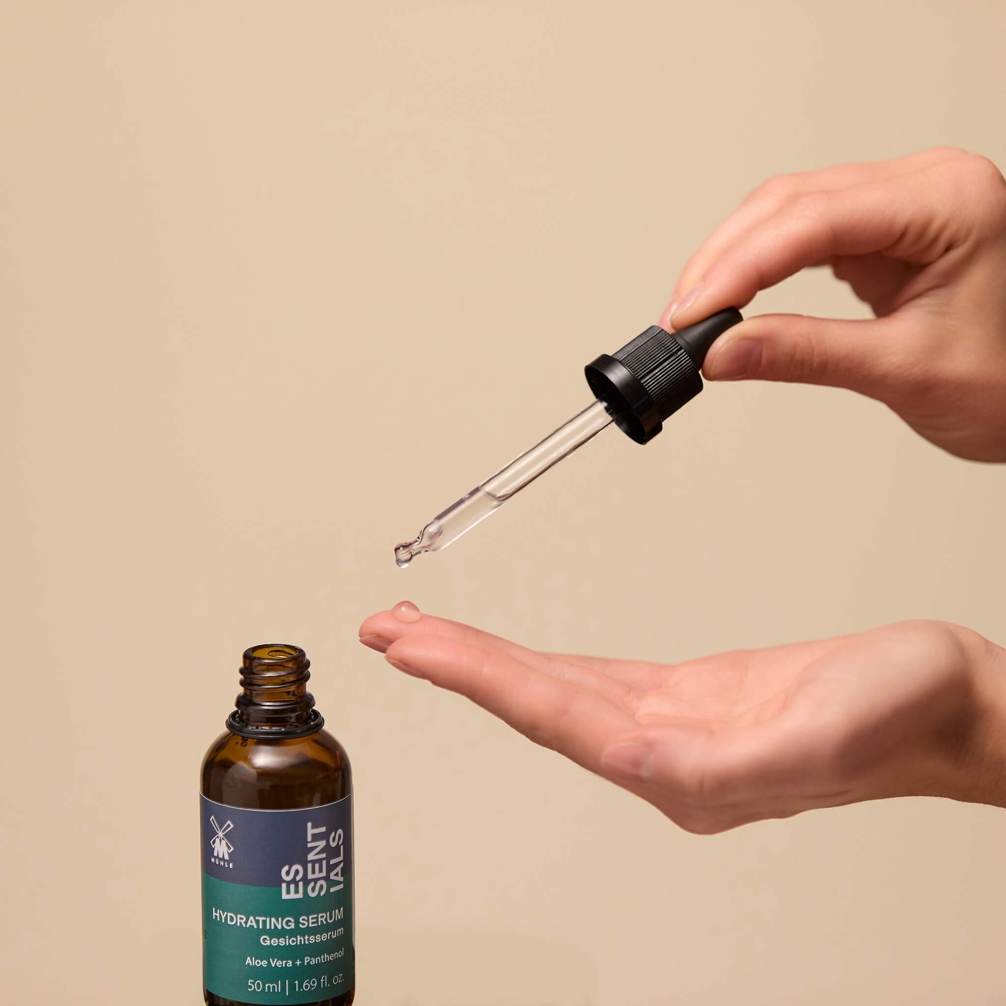 Feuchtigkeitsspendendes Serum, Aloe Vera & Panthenol, Essentials, 50 ml.