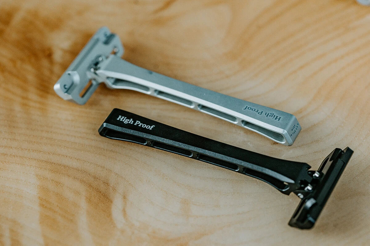 Einzelne Kante, Schwarzes Aluminium