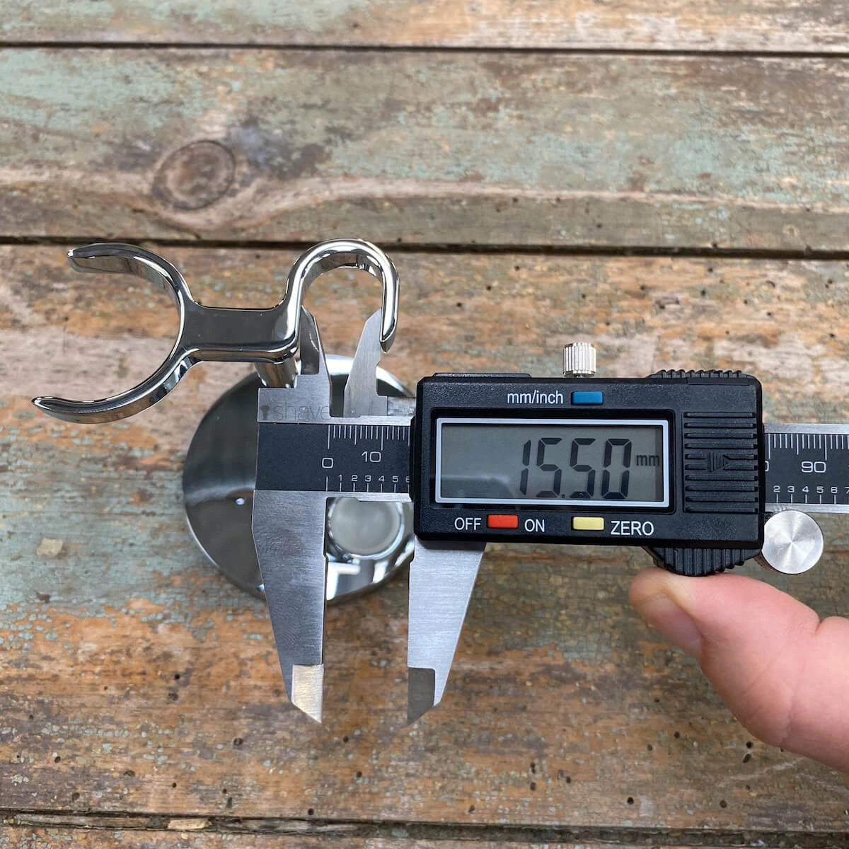 Halter für Rasierer und Rasierpinsel, Universal