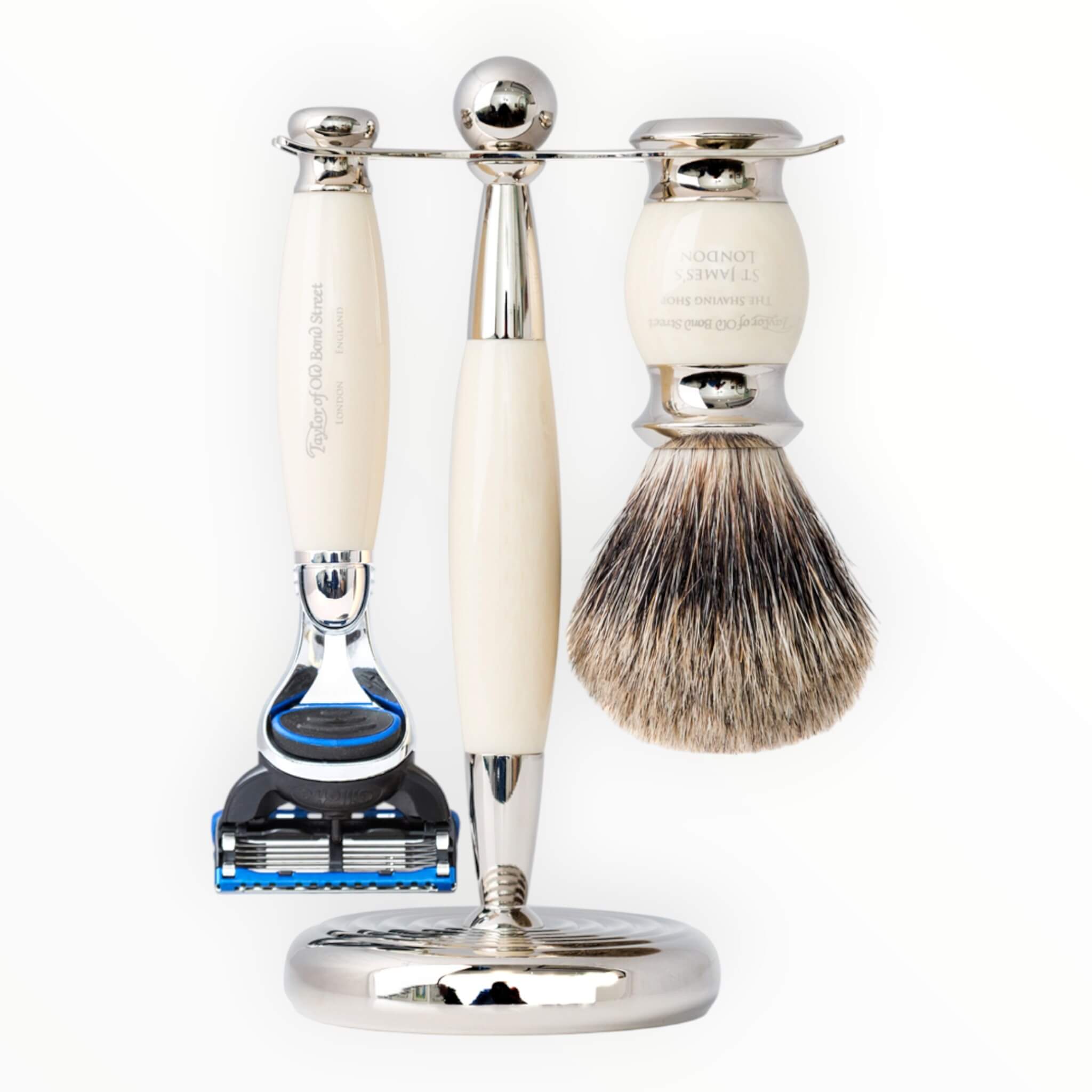 Rasierset mit Fusion Rasierer, Pure Badger Rasierpinsel und Halter, imit. Elfenbein