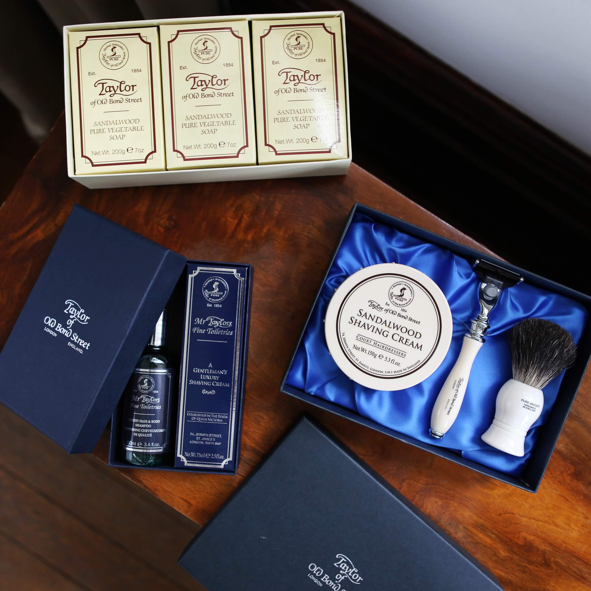 Geschenkset mit Rasiercreme und Haar- und Körpershampoo, Mr. Taylor